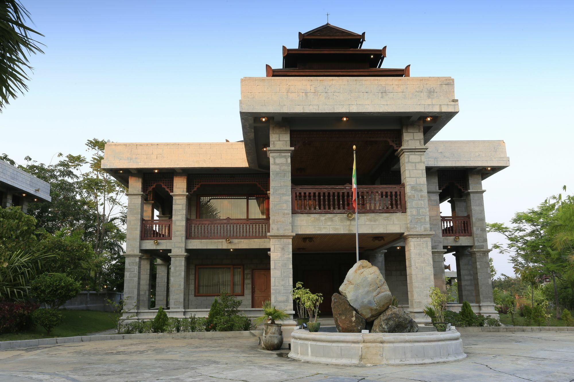 Kma Naypyitaw Hotel Naypyidaw Экстерьер фото